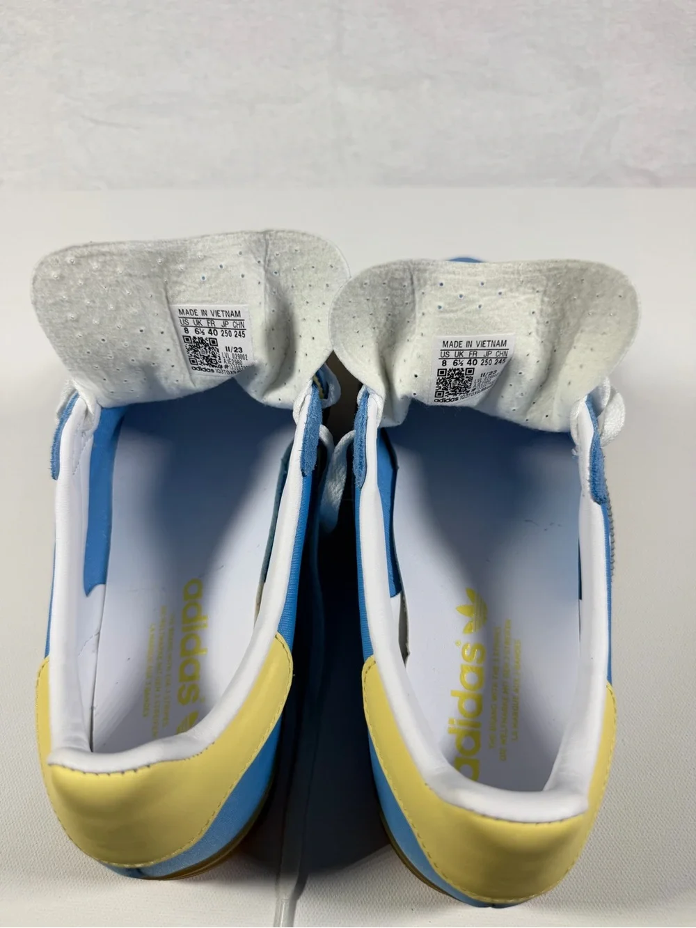 adidas Gazelle Blue & Yellow Low-Top Sneakers size 8